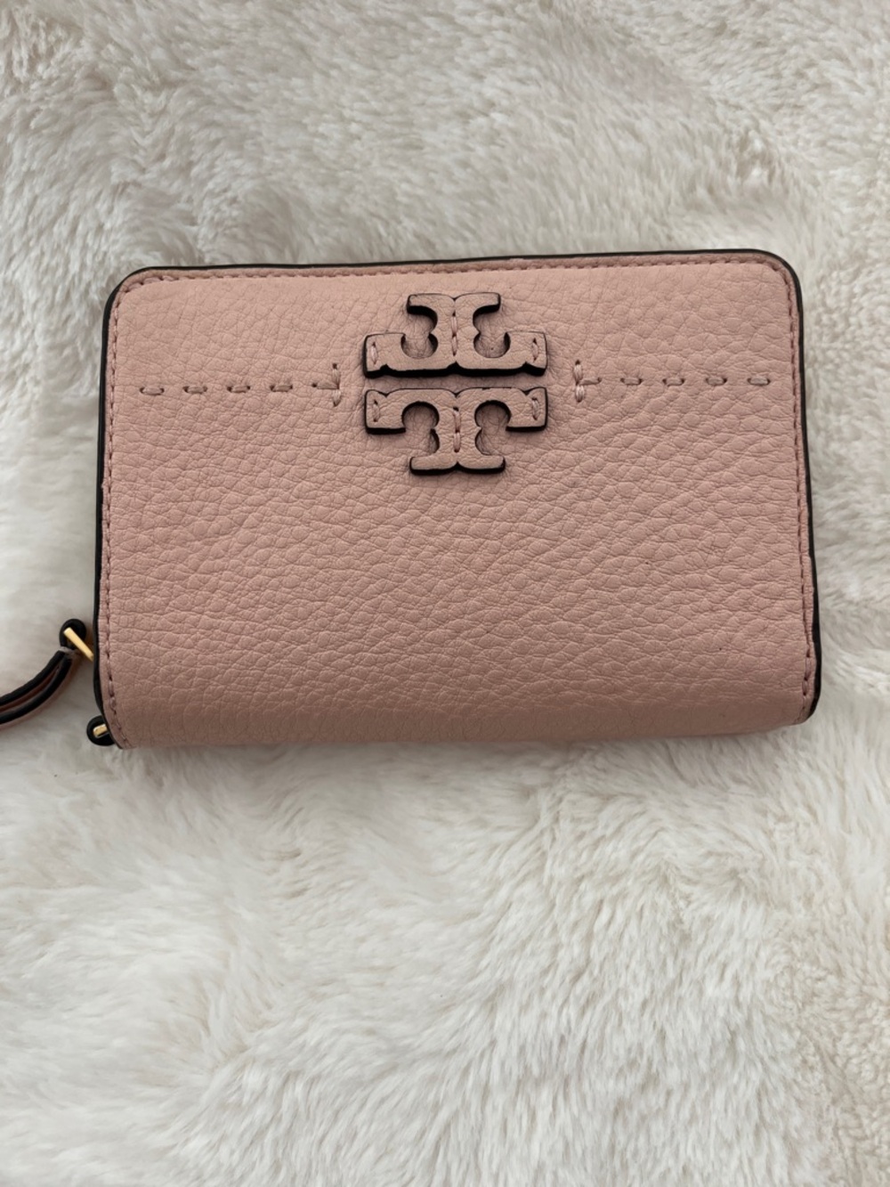 🩷Tory Burch Light Pink Small Zip Wallet - 10 Card Slots🩷